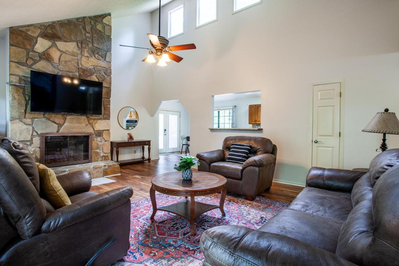 Little Cub Cottage - Mtn Views & Community Pools Gatlinburg Esterno foto