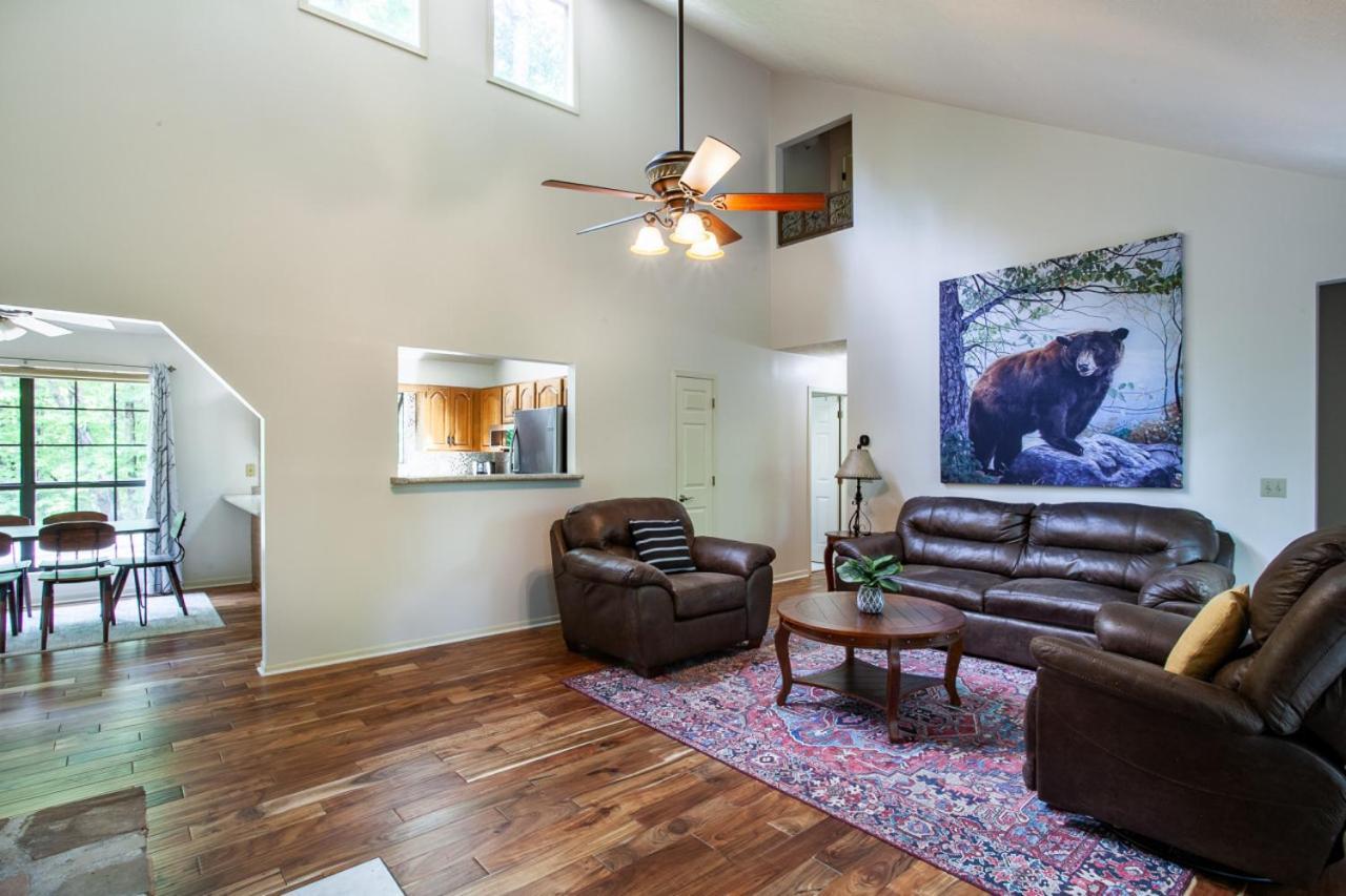 Little Cub Cottage - Mtn Views & Community Pools Gatlinburg Esterno foto