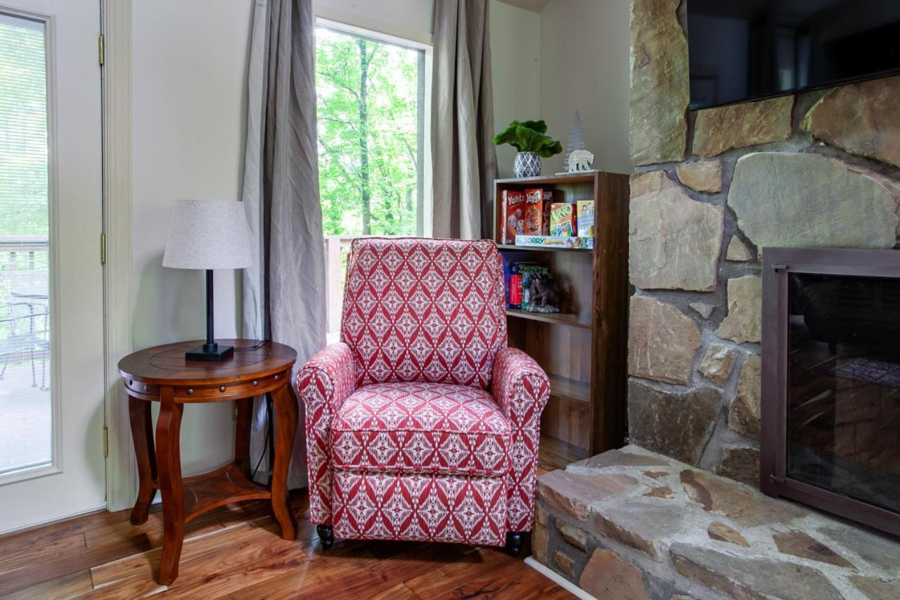 Little Cub Cottage - Mtn Views & Community Pools Gatlinburg Esterno foto