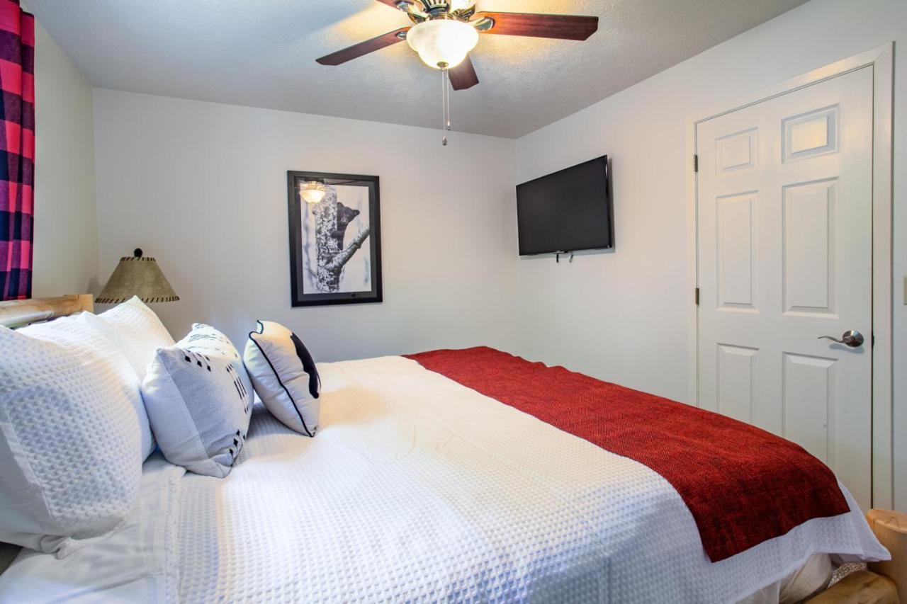 Little Cub Cottage - Mtn Views & Community Pools Gatlinburg Esterno foto